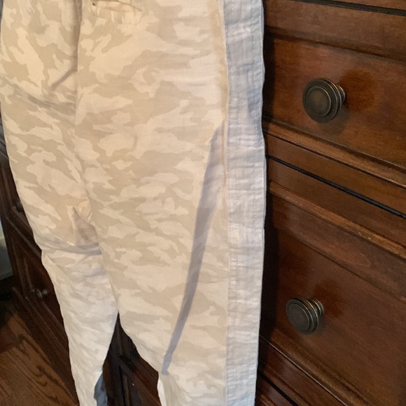 Athleta pale camouflaged linen joggers size large - Picture 8 of 8
